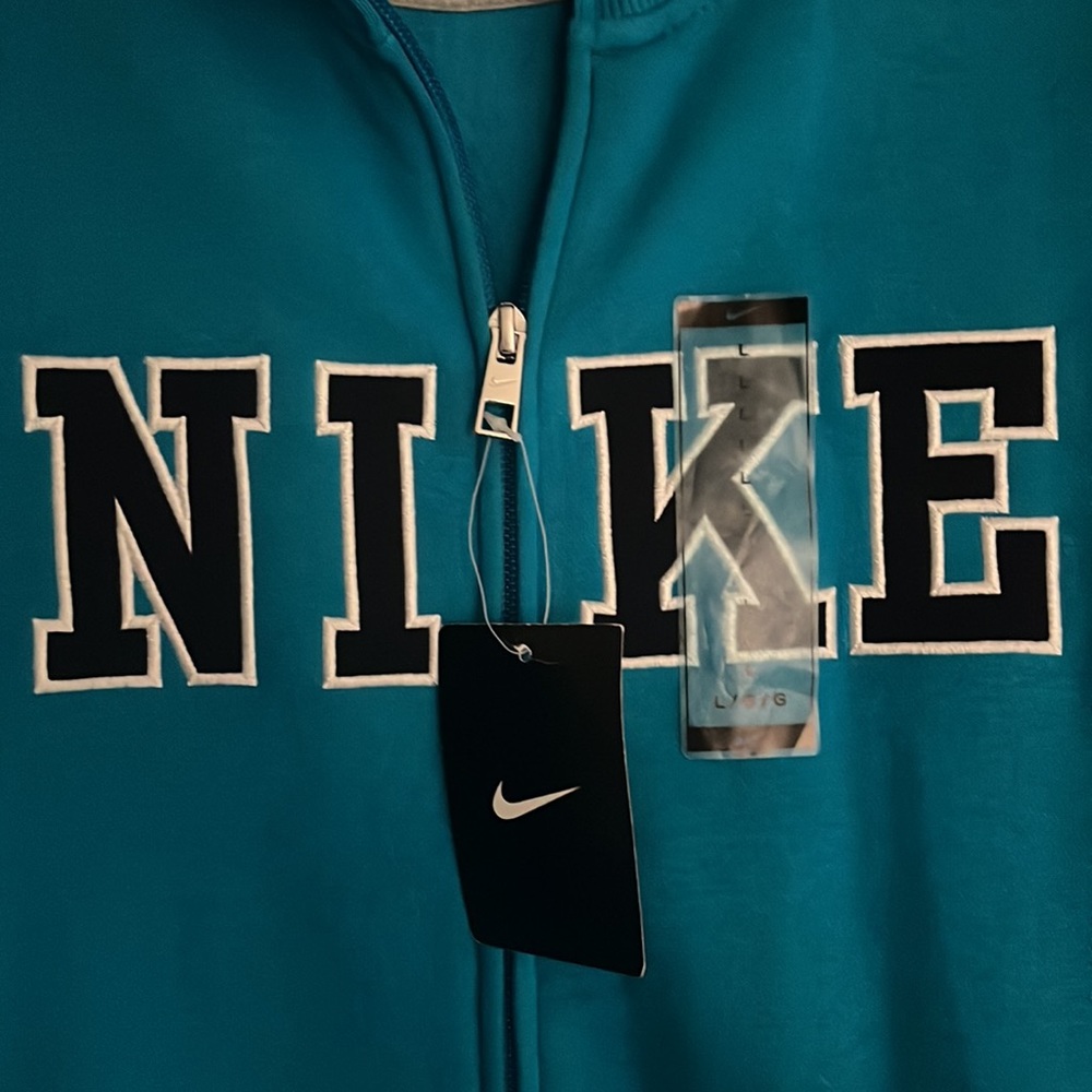 Women’s Nike Jacket - Picture 2 of 8